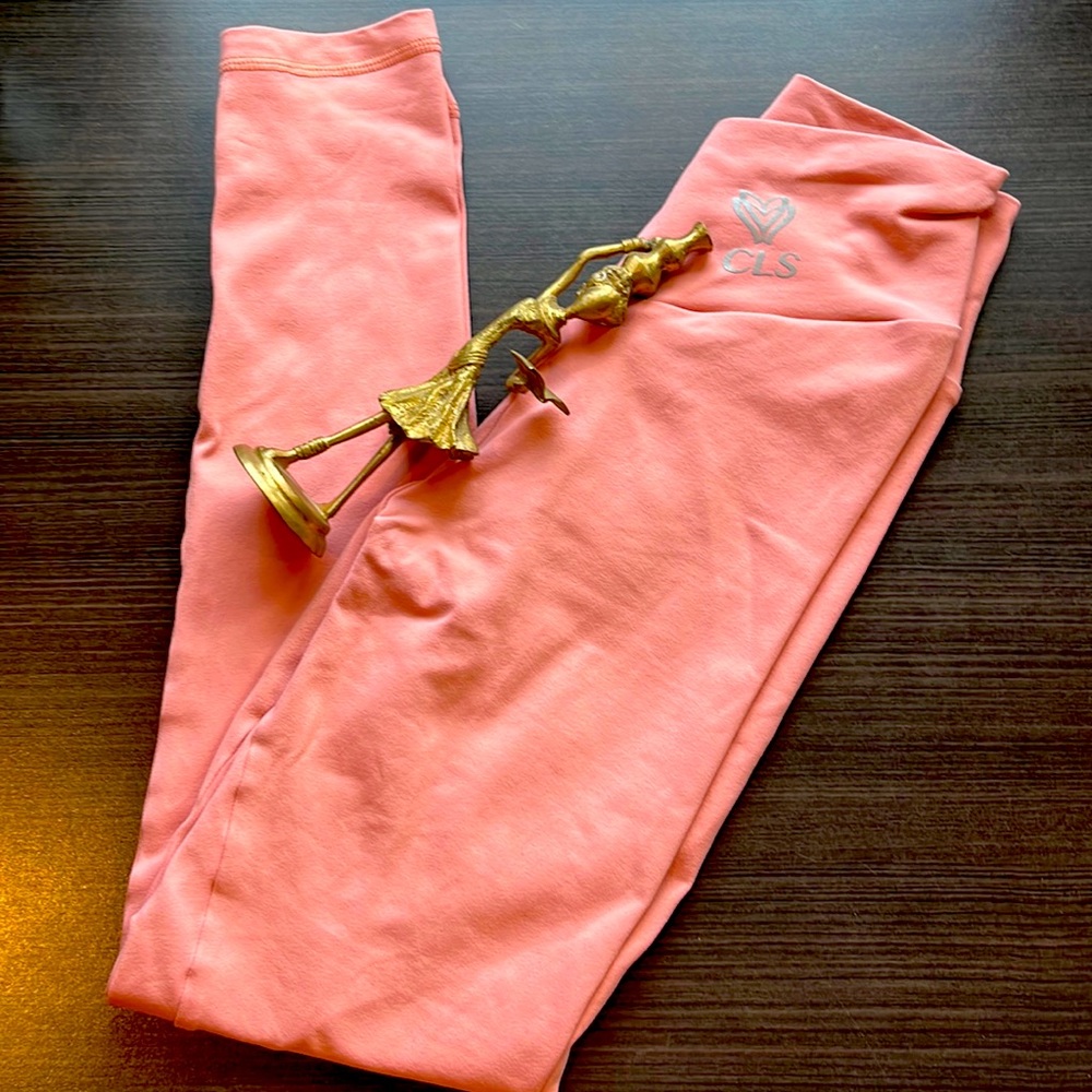 CLS pink Scrunch butt leggings